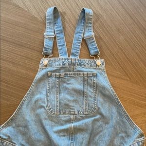 Isabel Maternity shorteralls size 4